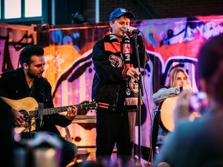 Nothing But Thieves deelt tourvideo met beelden van shows Tilburg en Amsterdam