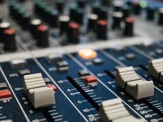 Zo luister je 3FM Alternative: online, app en op DAB+!