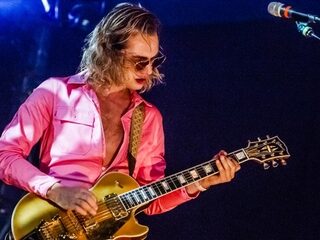 Zo volg je de 3FM Exclusive met Jett Rebel