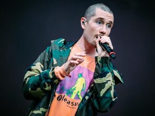 Dan Smith van Bastille over nieuwe single 'What You Gonna Do???'