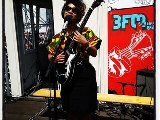 Lianne La Havas zingt als een nachtegaaltje op Pinkpop