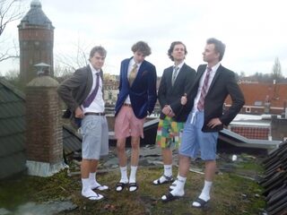 Met Je Friends Naar Lowlands terugluisteren