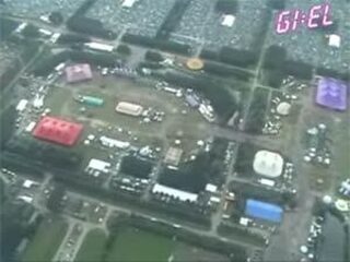 Giels rondvlucht boven Lowlands