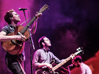 The Lumineers lichten de Alpha op