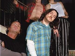 Red Hot Chili Peppers halverwege nieuw album