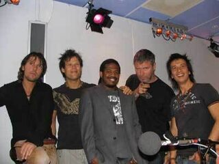 Bluebus support-act Bon Jovi