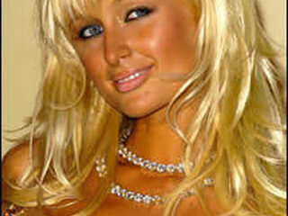 Paris Hilton gaat weer zingen!