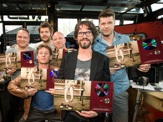 Racoon ontvangt platina voor 'Shoes of Lightning'
