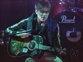 Blur komt eerder terug