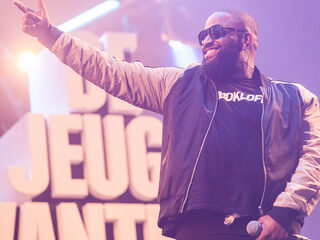 De Jeugd live vanaf Paaspop