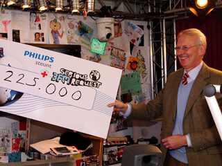 Philips brengt een giga cheque van €225.000