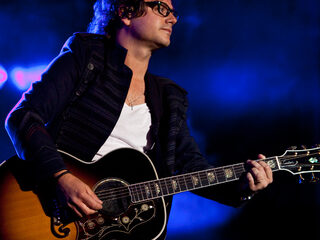 Guus Meeuwis speelt op de eindshow