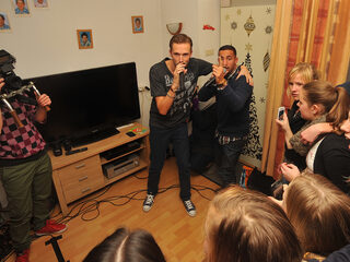 Het huiskamerconcert van The Opposites bij Brian was one big party!