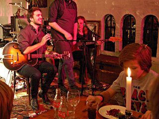 Het thuiskamerconcert van Go Back To The Zoo