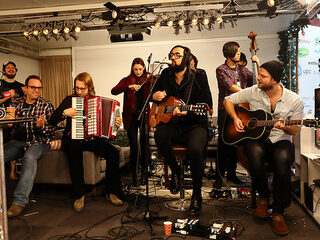 Blaudzun live bij Giel in het Glazen Huis