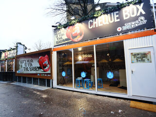 Sander checkt de Chequebox en Domien speelt hoger/lager