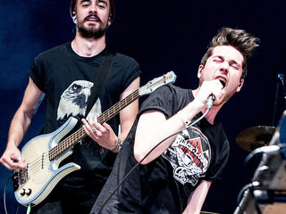 Bastille speelt tijdens start van 3FM Serious Request 2013