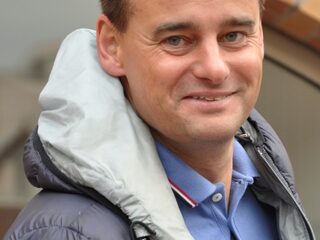 Wilfred Genee biedt veiling-items aan