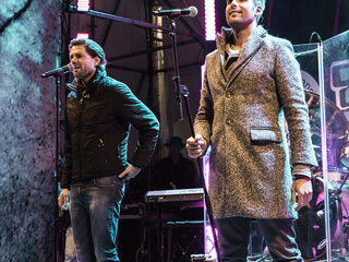 Nachtbrakers Nick en Simon in het Glazen Huis