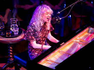 Jacqueline Govaert maakt themalied SR14: 'Make More Sound'