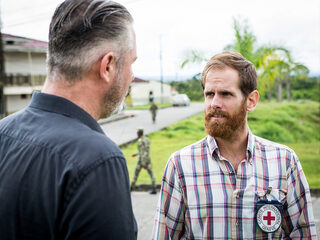 Abraham Doblado is aanspreekpunt van het Rode Kruis