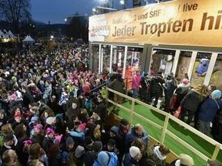 Glazen Huis in Zwitserland, Oostenrijk en Letland op slot