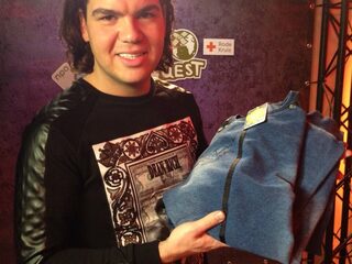 Het was Roy Donders! Met een huispak!