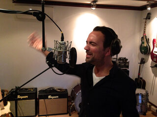 Gerard Ekdom maakt eigen kerstsingle