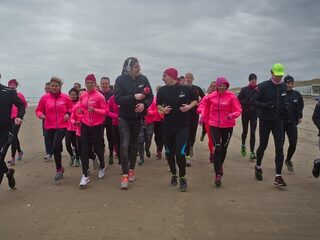 Frank wordt bijna weggeblazen!