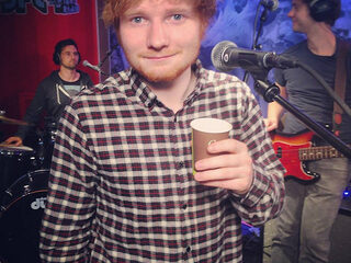 Ed Sheeran veilt zijn gouden plaat voor 3FM Serious Request