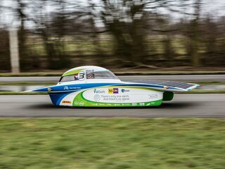 John won een ritje in de Nuna7 in de SR14 Veiling