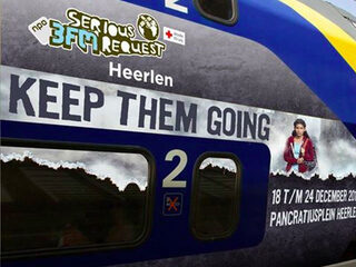 Wie gaat er naar het Glazen Huis met een cheque?