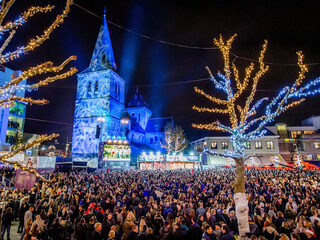 Check hier alle live-optredens en BN'ers in en om het Glazen Huis