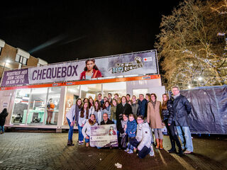 Chequebox Cam: de donaties blijven binnenstromen