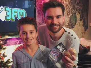 Wessel bakt appelbollen voor Domien!