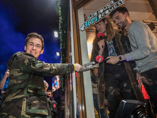 Hardwell sluit Domien en Frank op in het Glazen Huis in Breda