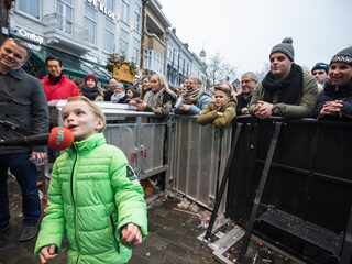 Willem (8) de Rat zing 'Ik Voel Me Zo Verdomd Alleen'