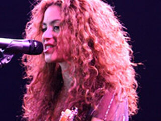 Shakira covert The XX