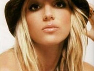 Britney herenigd met assistent