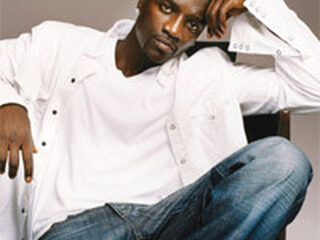 DJ Maurice klaagt Akon aan