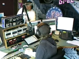 Giel neemt Nawijn in de zeik