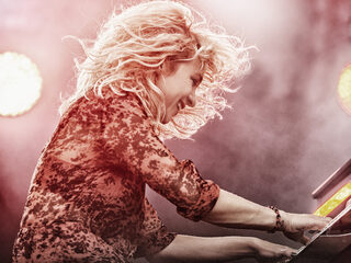 Jacqueline speelt voor het eerst in 5 jaar 'I Would Stay'