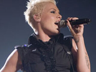 Pink’s 'Raise Your Glass' viert homohuwelijk