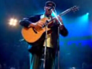 Raul Midon live bij Giel