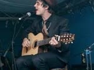 Pete Doherty misdraagt zich vreselijk