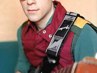 Rivers Cuomo blijft de komende twintig jaar nog bij Weezer