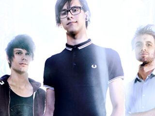 Primeur: Only Seven Left - 'Turn Your Head Around'