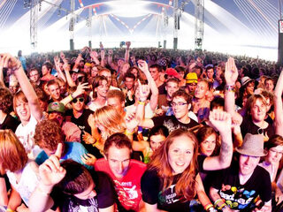 Opwarmen voor A Campflight To Lowlands Paradise 2014