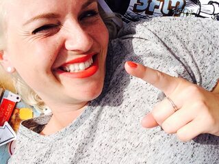 Brenda wint zak muntjes via 3FM-app