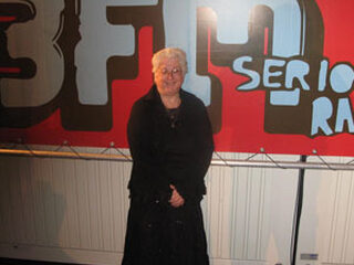 Mystery Guest belt aan